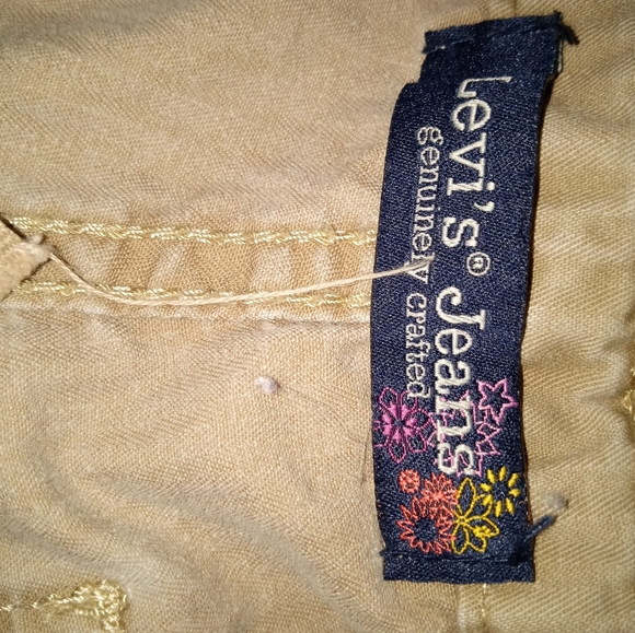 Levi jean shorts a bundle - Picture 2 of 5